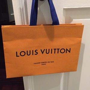 AUTHENTIC LOUIS VUITTON SMALL BAG